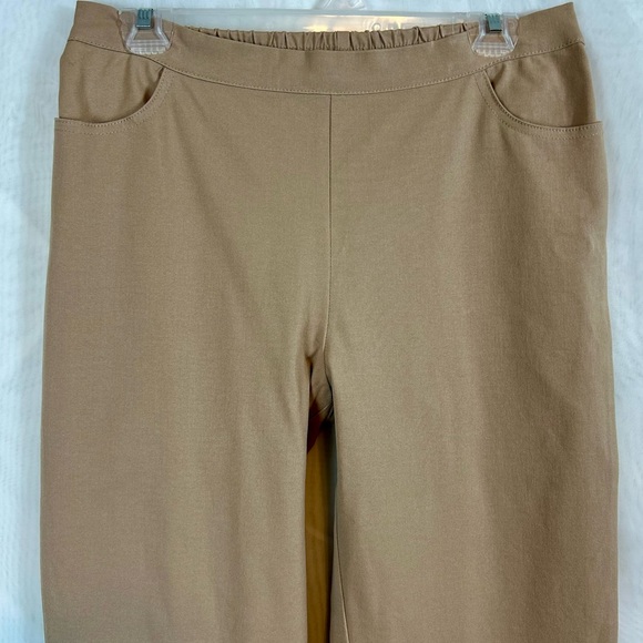 NWT Isaac Mizrahi Beige Crop Pants with Pockets / Size 10 - Picture 4 of 9